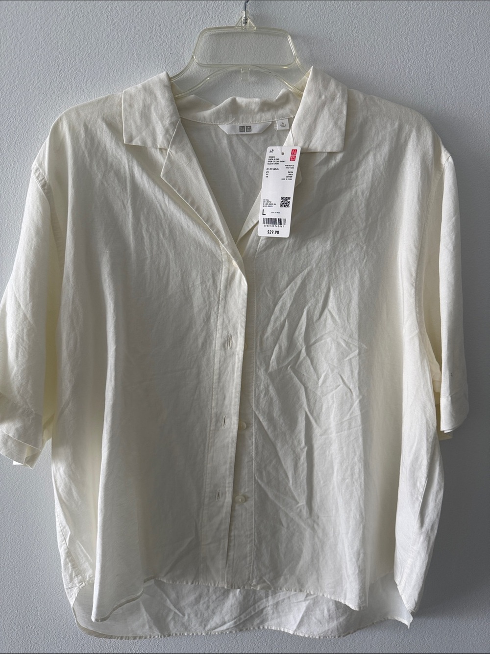 UNIQLO Men's Short-Sleeve Button-Down Shirt in Off-White